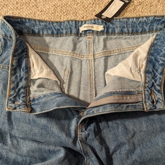 Daphnea Paris, Bottoms up high waisted jeans size L - Picture 5 of 9